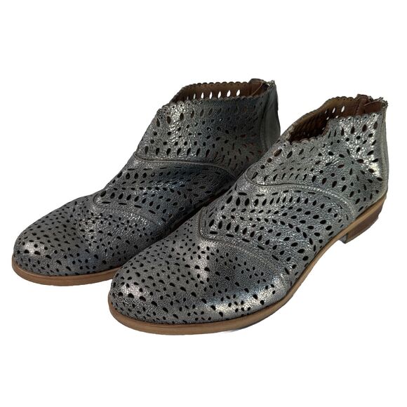 Sundance Women's Gray Eyelet Cut Vera Comma Leather Ankle Boots Size 39 - Picture 1 of 5